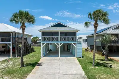 Image de 3 King bedrooms! 150 yard walk to beach! Huge screened front porch w Gulf Views!