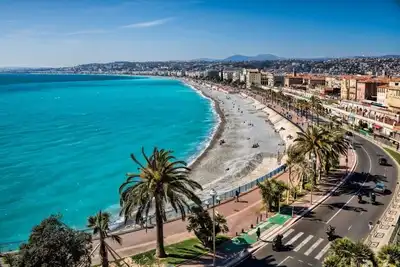 Image de Bel appartement Ă 3 minutes a pied de la mer