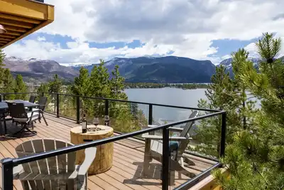 Image de Stunning Lake Views near Rmnp with Hot Tub