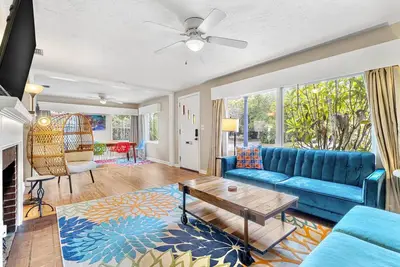 Image de Private Pool Paradise with Games Galore!