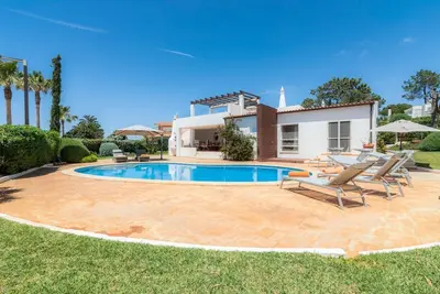 Image de Villa Golfe - Trois Chambres Villa, Couchages 6