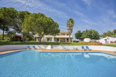 Image de Moradia Silves - Six Chambres Villa, Couchages 12