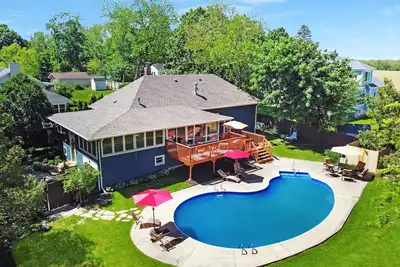 Image de Lake Geneva Home With Pool 2 Blocks From Lake-Beach-Swim Pier