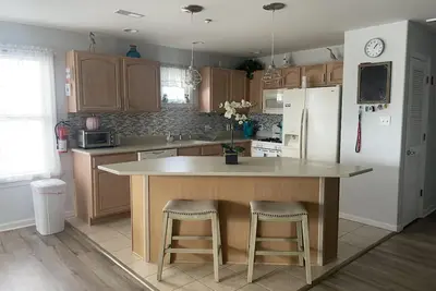 Image de Great 3 bed, 2 bath condo just 2 blocks from the Beach Boards! !