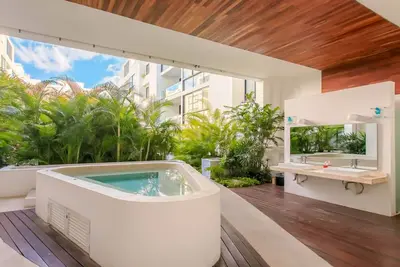 Image de 2 Br Condo with Pool - Center of Playa del Carmen