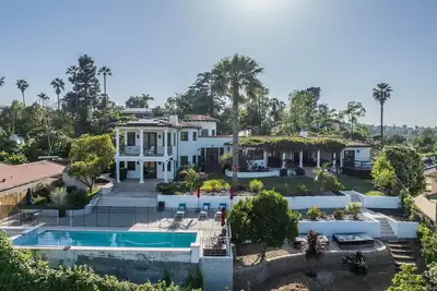 Image de Mediterranean Oasis: Views, Game Room, Pool & Spa!