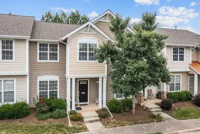 Image de Peaceful, Family-Friendly Townhome in Hope Valley Farms, Durham Nc