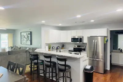 Image de Condo @ Parkview Bay. Water front in Osage Beach, with State Park Views and Pool