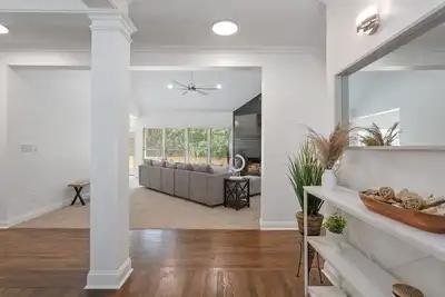 Image de Heavenly Lakefront Six Bedroom Hideaway