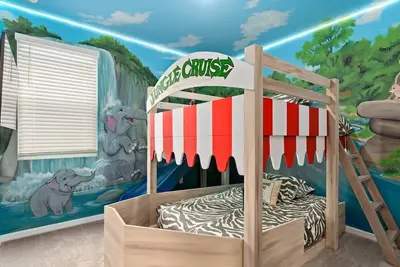 Image de Sleep 18 - Solara Resort - Theatre - Arcade Room