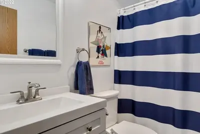 Image de Downtown Hr 2-bed/2-bath condo