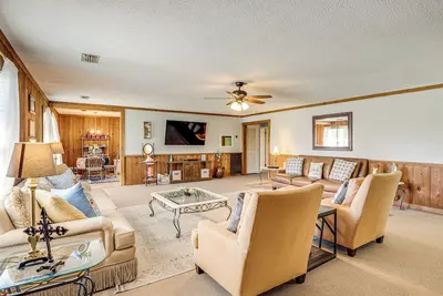 Image de 6 Mi to Scottsboro: Pet-Friendly Cabin Apt