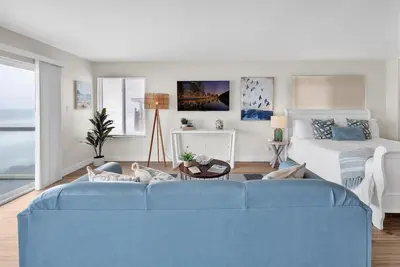 Image de Studio with Beach Access