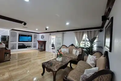 Image de Luxstay in Huntington Beach California.