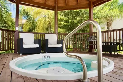 Image de Modern Condo w/ resort amenities. Steps from Grace Bay Beach