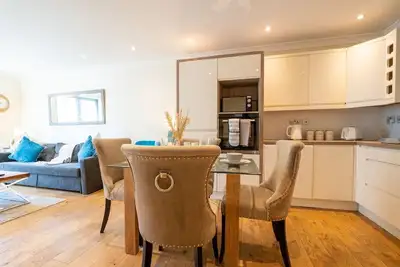 Image de Sleek & Stylish 2Br Apartment - Harbourside