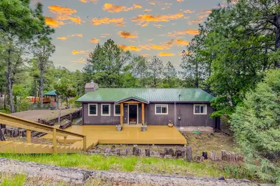 Image de Relaxing Ruidoso Escape—3br Cabin with Hot Tub & Nature Surroundings