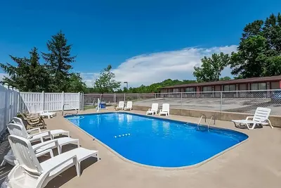 Image de Tidy Unit, Outdoor Pool, Free Parking, WiFi, Pets Allowed