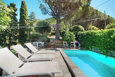 Villa 'Mesco' avec vue sur les montagnes, piscine privée et Wi-Fi