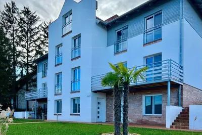 Image de Apartment with panoramic lake view, sauna, close to hiking trails.