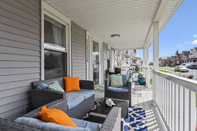 Image de A beautiful updated house just 2 short blocks from the beach & Boardwalk