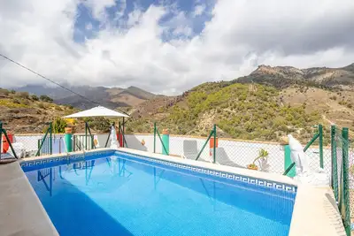 Maison de vacances 'Cortijo La Abuela' avec vue sur les montagnes, Wi-Fi et climatisation