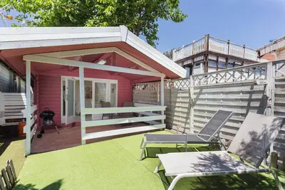 Vacatio Home \"Gilda\" près de la plage avec piscine partagée et Wi-Fi