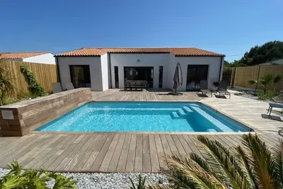 Image de Maison contemporaine à Saint-Denis-d'Oléron avec piscine privée, proche plage, 10 couchages