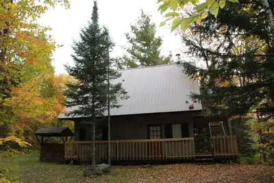 Image de Vacation Home in Quiet Wooded Setting with Beautiful Scenic Views from Living