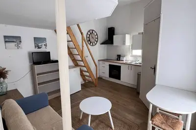 Image de Studio avec mezzanine dans le coeur du vieil Antibes, wifi, climatisation