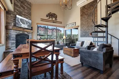 Image de Gsq35 | Beautiful Condo | Center of Mountain Village | Free City Bus