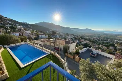 Image de Magnifique villa avec piscine et vue panoramique
