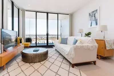 Image de 1-Bed with Amazing Views, Pool, Gym, Bbq & Parking