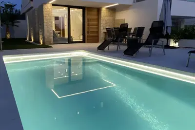 Image de Luxury villa 10 min. to the beach with pool, garden, 3 bedrooms, 3 bathrooms