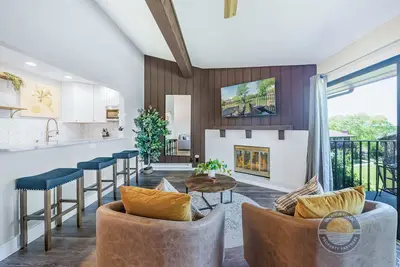 Image de Lake Geneva Gem: Luxury, Comfort & Prime Location