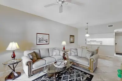 Image de Gated resort community condo with water views, pool, hot tub, & balcony