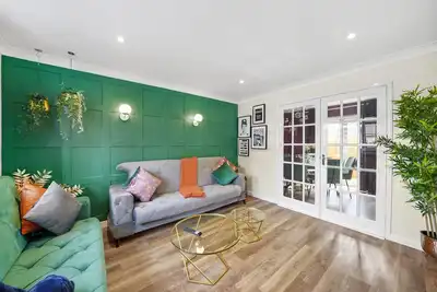 Image de Luxury House in Bristol with Hot Tub - Sleeps 10