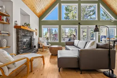 Image de Conifer Cottage | Hot Tub | Peaceful | Foosball