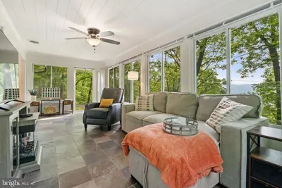 Image de New! ! Tangerine Dream, a Mountain Retreat with Hot Tub and Firepit in Luray
