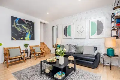 Image de Lapa 3bdr Duplex W/ Balcony by LovelyStay