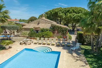 Image de Finca Ses Rodes : Charme rustique avec une grande piscine