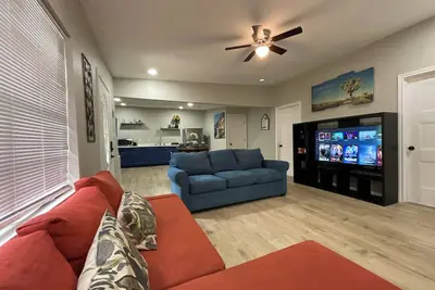 Image de Casita Near Downtown - Free Parking & Patio