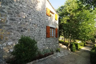 Image de Maison Individuelle au Calme, Joli Cadre Verdure, Proximité Baignade