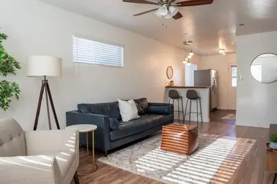 Image de Modernized Midtown Phx Private 2br – Pet Friendly!
