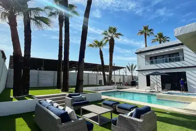 Image de Residencia de Lujo en Zona Céntrica en Mexicali!