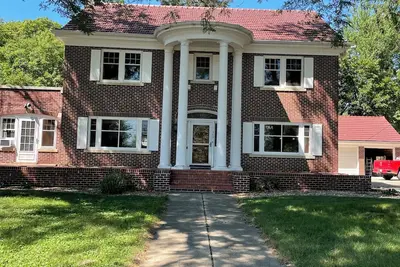 Image de Amazing home near lake, parks, shopping and Bvu! Perfect for summer vacation!