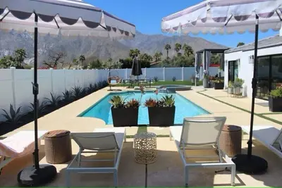 Villa Palm Springs Paradise Private Oasis Pool+Spa - plenty of me time to enjoy