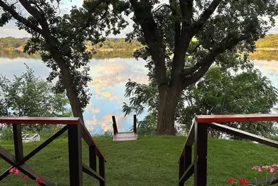 Image de Private Okoboji Lakefront House with beautiful views - Newly remodeled