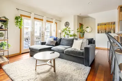 Image de Cozy Townhouse in the Heart of Capitol Hill