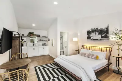 Image de Sch10 · Aawanui Studio Suite. ʻoluʻolu komo